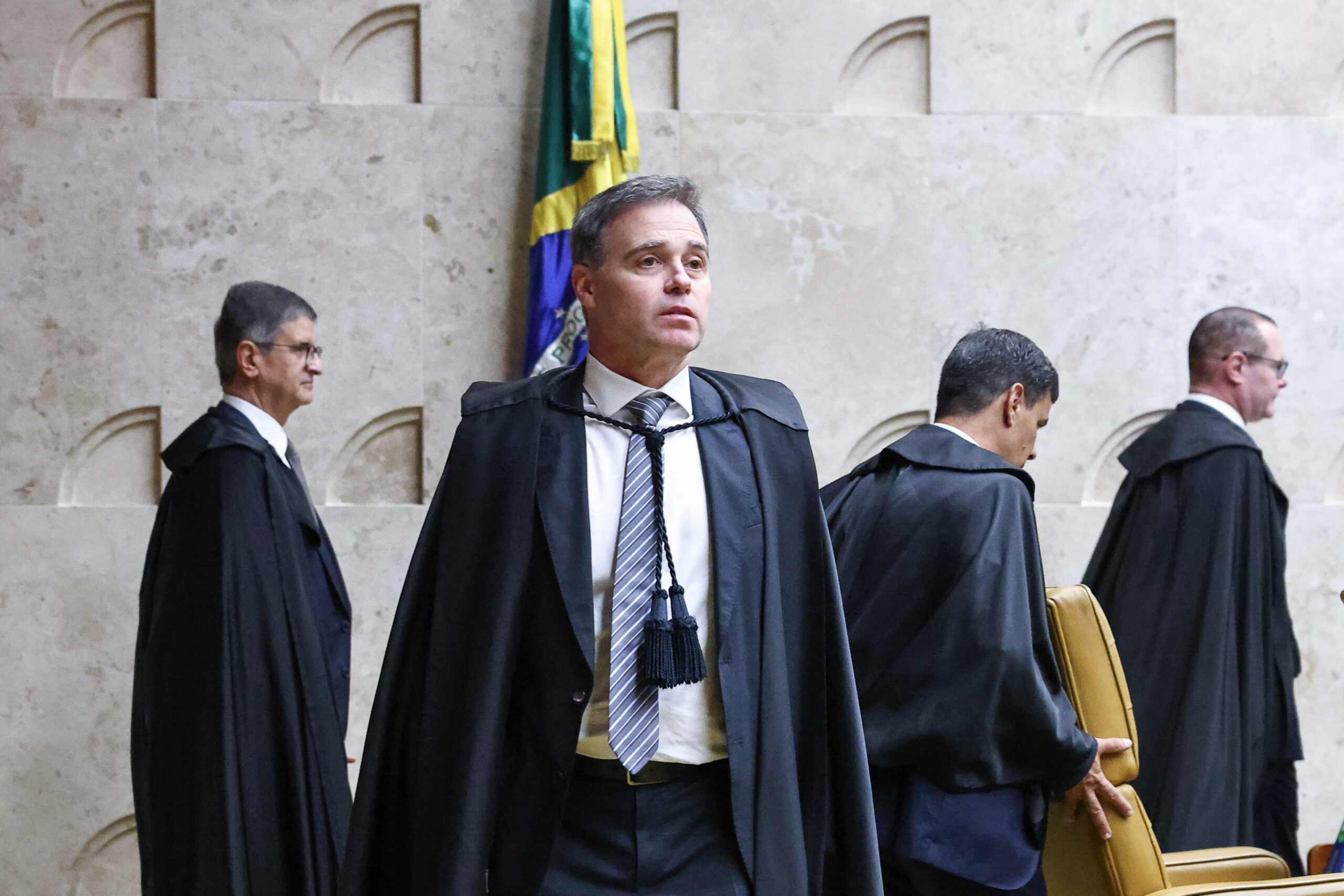 Ministro André Mendonça durante sessão no Supremo Tribunal Federal